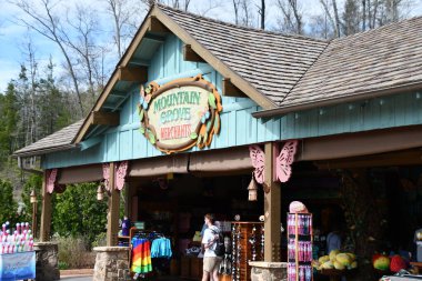 SEVIERVILLE TN - 13 Nisan 2022 'de görüldüğü üzere Sevierville, Tennessee' deki Dollywood Tema Parkı.