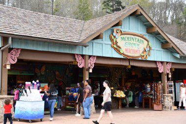 SEVIERVILLE TN - 13 Nisan 2022 'de görüldüğü üzere Sevierville, Tennessee' deki Dollywood Tema Parkı.