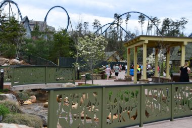 SEVIERVILLE TN - 13 Nisan 2022 'de görüldüğü üzere Sevierville, Tennessee' deki Dollywood Tema Parkı.