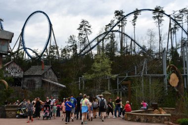 SEVIERVILLE TN - 13 Nisan 2022 'de görüldüğü üzere Sevierville, Tennessee' deki Dollywood Tema Parkı.