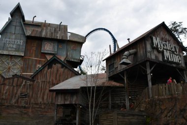SEVIERVILLE TN - 13 Nisan 2022 'de görüldüğü üzere Sevierville, Tennessee' deki Dollywood Tema Parkı.
