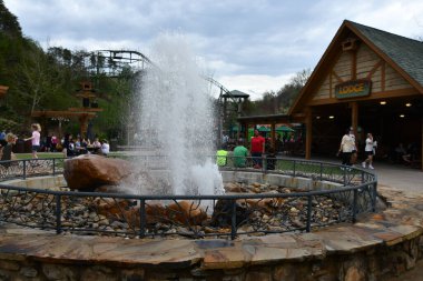 SEVIERVILLE TN - 13 Nisan 2022 'de görüldüğü üzere Sevierville, Tennessee' deki Dollywood Tema Parkı.