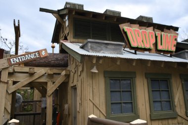 SEVIERVILLE TN - 13 Nisan 2022 'de görüldüğü üzere Sevierville, Tennessee' deki Dollywood Tema Parkı.