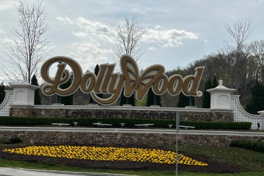 SEVIERVILLE TN - 13 Nisan 2022 'de görüldüğü üzere Sevierville, Tennessee' deki Dollywood Tema Parkı.