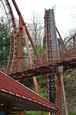 SEVIERVILLE TN - 13 Nisan 2022 'de Tennessee Kasırgası Sevierville, Tennessee' deki Dollywood Tema Parkı 'nda görüldü..