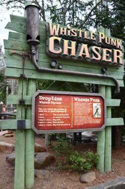 SEVIERVILLE TN - 13 Nisan 2022 'de görüldüğü üzere Sevierville, Tennessee' deki Dollywood Tema Parkı 'nda Whistle Punk Chaser.