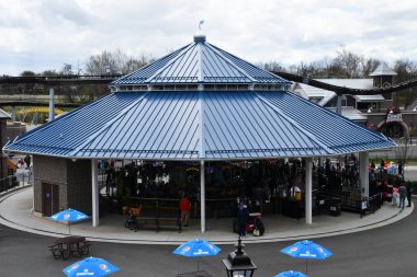 17 Nisan 2022 'de Hershey, Pennsylvania' daki Hersheys Çikolata Dünyası 'ndaki Hershey Park' taki Atlıkarınca.