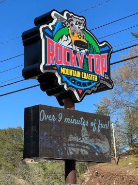 PIGEON ForGE TN - 14 Nisan 2021 'de görüldüğü üzere Tennessee, Pigeon Forge' daki Rocky Top Dağ Altlığı.