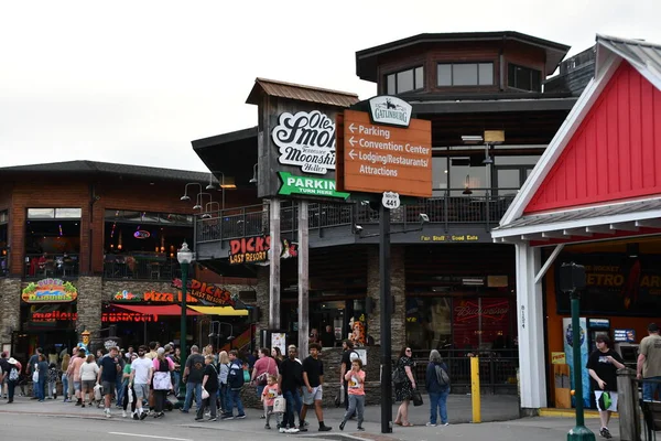 GATLINBURG TN - 11 Nisan 2022 'de görüldüğü üzere Tennessee, Gatlinburg şehir merkezi.