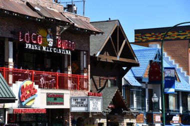 GATLINBURG TN - 11 Nisan 2022 'de görüldüğü üzere Tennessee, Gatlinburg şehir merkezi.