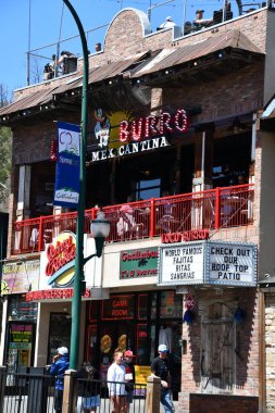 GATLINBURG TN - 11 Nisan 2022 'de görüldüğü üzere Tennessee, Gatlinburg şehir merkezi.