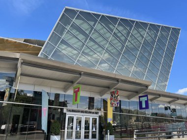 ROANOKE VA - 16 Nisan 2022 'de Roanoke, Virginia' daki Taubman Sanat Müzesi.