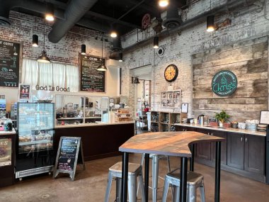 ROANOKE, VA - 9 Nisan 2023 'te Roanoke, Virginia' da görülen Chris Coffee & Custard.