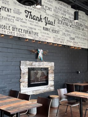 ROANOKE, VA - 9 Nisan 2023 'te Roanoke, Virginia' da görülen Chris Coffee & Custard.