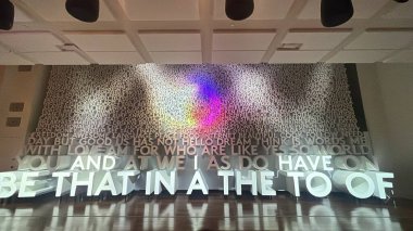 Washington DC 'deki bir dil sanatları müzesi olan Planet Word' deki sergiden Kelimeler nereden geliyor, 2..