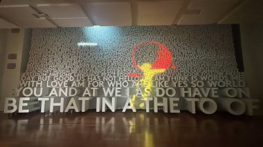 Washington DC 'deki bir dil sanatları müzesi olan Planet Word' deki sergiden Kelimeler nereden geliyor, 2..