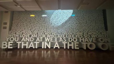 Washington DC 'deki bir dil sanatları müzesi olan Planet Word' deki sergiden Kelimeler nereden geliyor, 2..