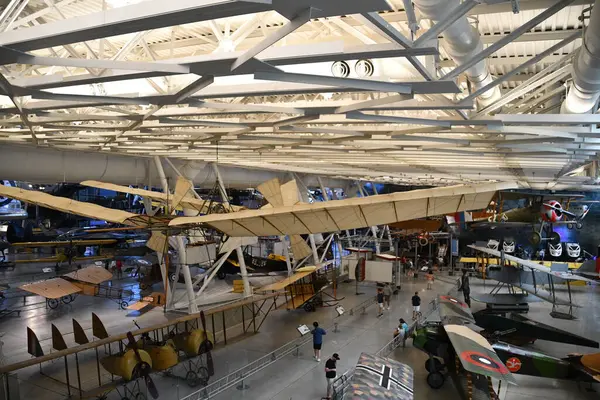 Chantilly, Virginia 'daki Smithsonian Hava ve Uzay Müzesi' nin bir parçası olan Steven F Udvar-Hazy Center 'da 3..