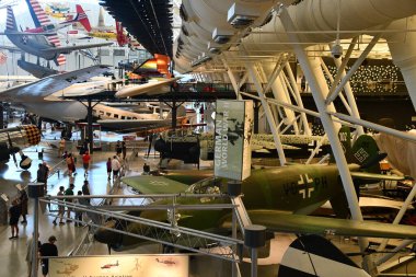 Chantilly, Virginia 'daki Smithsonian Hava ve Uzay Müzesi' nin bir parçası olan Steven F Udvar-Hazy Center 'da 3..