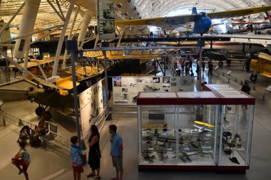 Chantilly, Virginia 'daki Smithsonian Hava ve Uzay Müzesi' nin bir parçası olan Steven F Udvar-Hazy Center 'da 3..