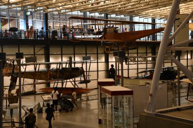 Chantilly, Virginia 'daki Smithsonian Hava ve Uzay Müzesi' nin bir parçası olan Steven F Udvar-Hazy Center 'da 3..