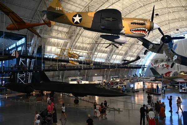 Chantilly, Virginia 'daki Smithsonian Hava ve Uzay Müzesi' nin bir parçası olan Steven F Udvar-Hazy Center 'da 3..