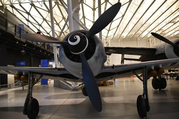 Chantilly, Virginia 'daki Smithsonian Hava ve Uzay Müzesi' nin bir parçası olan Steven F Udvar-Hazy Center 'da 3..