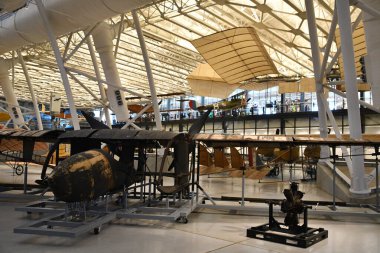 Chantilly, Virginia 'daki Smithsonian Hava ve Uzay Müzesi' nin bir parçası olan Steven F Udvar-Hazy Center 'da 3..