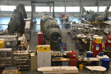 Chantilly, Virginia 'daki Smithsonian Hava ve Uzay Müzesi' nin Steven F Udvar-Hazy Merkezi 'ndeki Mary Baker Engen Restorasyon Hangarı, 3..