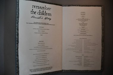 WASHINGTON DC - Çocukları Hatırla - Daniels Hikayesi 3 Eylül 2023 'te Washington' daki ABD Soykırım Anıt Müzesi 'nde sergilendi..