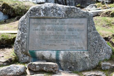 ESSEX COUNTY NY - 29 Mayıs 2021 'de Essex County, New York' taki Whiteface Mountain Veterans Memorial Highway.