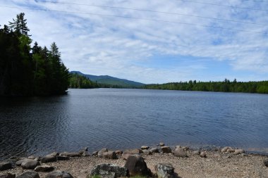 Franklin Falls Pond, New York 'un kuzeyinde.