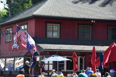 New York Gölü - 29 Mayıs 2021 'de New York, Placid Gölü civarında görüldü..