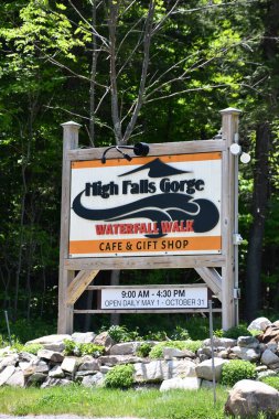 WILMINGTON NY - 29 Mayıs 2021 'de Wilmington, New York' ta görülen High Falls Vadisi.