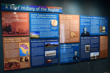 CALISTOGA CA - 11 Ağustos 2023 'te Kaliforniya' nın Calistoga kentindeki Old Faithful Gayser of California 'da görülen jeoloji Müzesi.