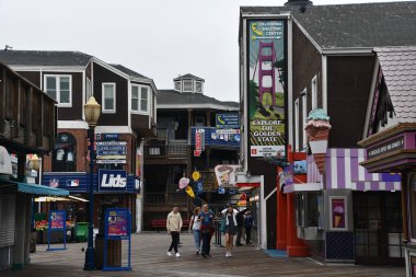 SAN FRANCISCO, CA - 11 Ağustos 2023 'te görüldüğü üzere San Francisco, Kaliforniya' daki Fishermans Rıhtımı 'nda 39..