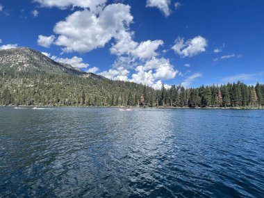 Güney Tahoe, Kaliforniya 'daki Emerald Körfezi manzarası
