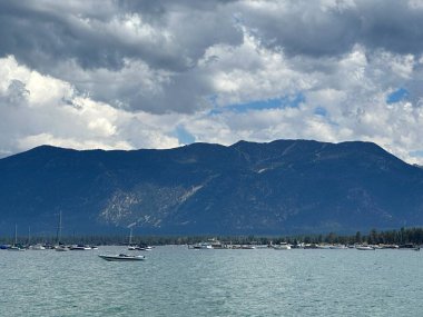 Güney Tahoe, Kaliforniya 'daki Emerald Körfezi manzarası