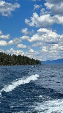 Kaliforniya 'daki Güney Tahoe Gölü manzarası