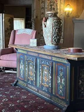 TAHOMA CA - 17 AUG: Vikingsholm Şatosu, Tahoma, Kaliforniya yakınlarındaki Güney Tahoe Gölü, 17 Ağustos 2023.