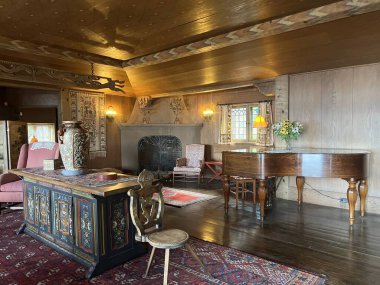 TAHOMA CA - 17 AUG: Vikingsholm Şatosu, Tahoma, Kaliforniya yakınlarındaki Güney Tahoe Gölü, 17 Ağustos 2023.