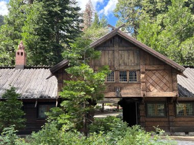 TAHOMA CA - 17 AUG: Vikingsholm Şatosu, Tahoma, Kaliforniya yakınlarındaki Güney Tahoe Gölü, 17 Ağustos 2023.