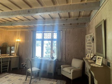 TAHOMA CA - 17 AUG: Vikingsholm Şatosu, Tahoma, Kaliforniya yakınlarındaki Güney Tahoe Gölü, 17 Ağustos 2023.