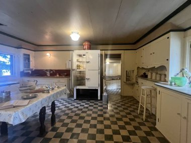 TAHOMA CA - 17 AUG: Vikingsholm Şatosu, Tahoma, Kaliforniya yakınlarındaki Güney Tahoe Gölü, 17 Ağustos 2023.