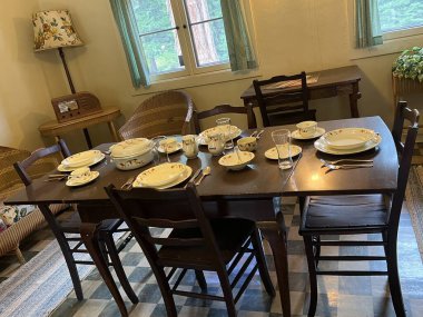 TAHOMA CA - 17 AUG: Vikingsholm Şatosu, Tahoma, Kaliforniya yakınlarındaki Güney Tahoe Gölü, 17 Ağustos 2023.