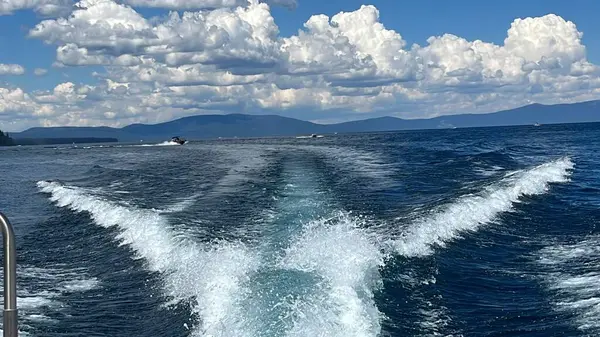 Kaliforniya 'daki Güney Tahoe Gölü manzarası