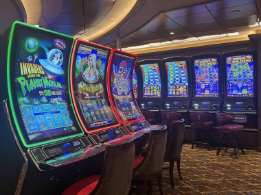 SEATTLE WA - 21 AUG 21: 21 Casino Royale, 21 Ağustos 2023 'te Seattle, Washington' dan denize açılmıştır..