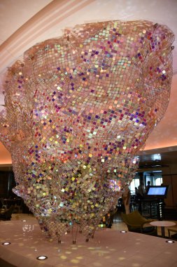 SEATTLE WA - 21 AUG: 21 Ağustos 2023 'te görüldüğü gibi, Seattle, Washington' dan denize açılan Royal Caribbean yolcu gemisinin Quantum 'u.