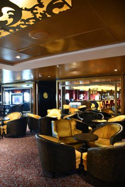 SEATTLE WA - 21 AUG: 21 Ağustos 2023 'te Seattle, Washington' dan denize açılan Royal Caribbean yolcu gemisindeki Music Hall.