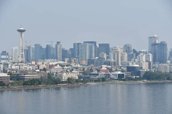 SEATTLE, WA - 21 AUG: Washington eyaletindeki Seattle silueti görüntüsü, 21 Ağustos 2023.